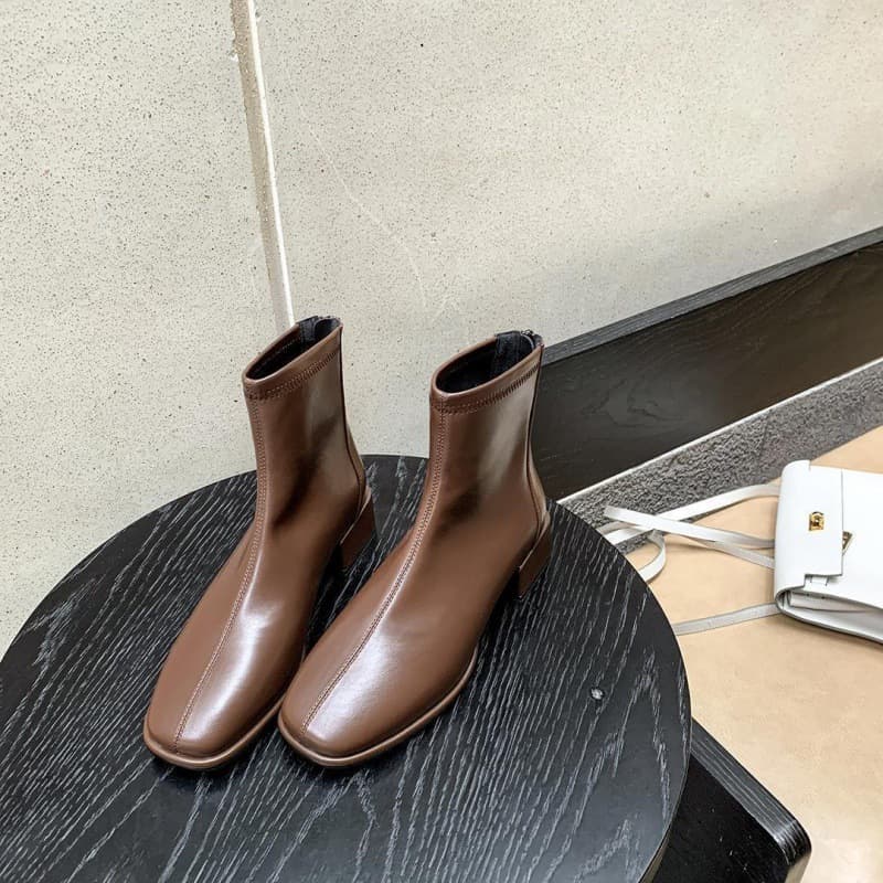 ブーツ シンプル足元スクエアトゥブーツ